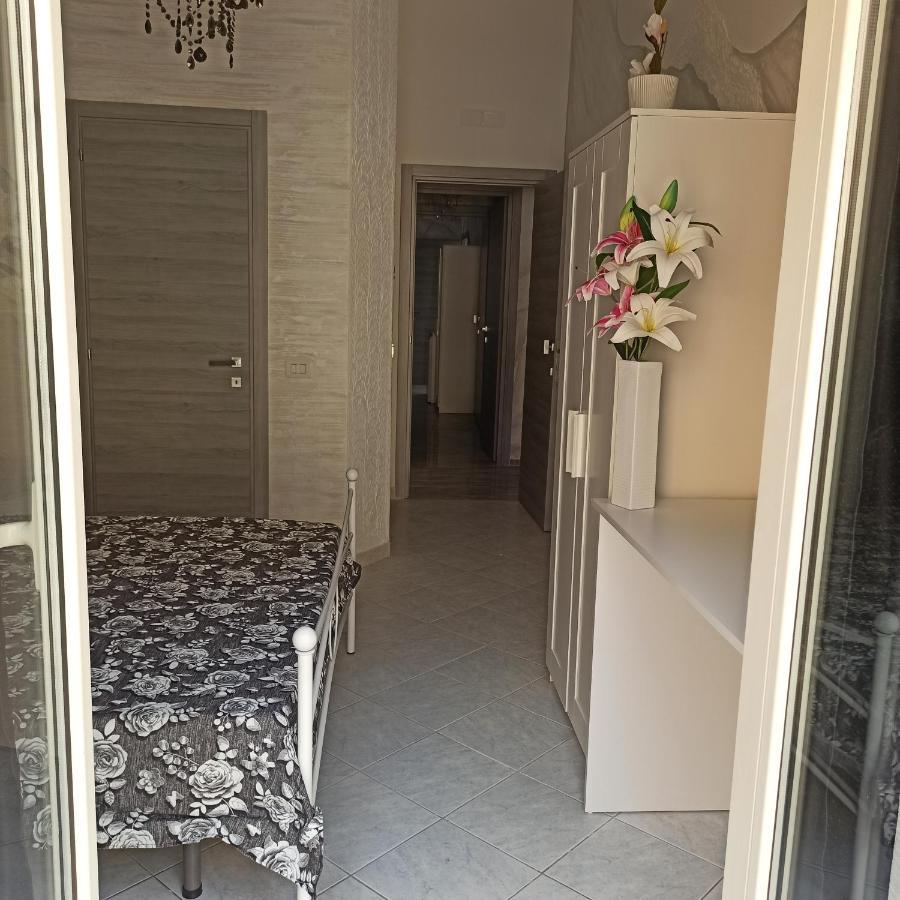 In The Center Rooms Napoli Exterior foto
