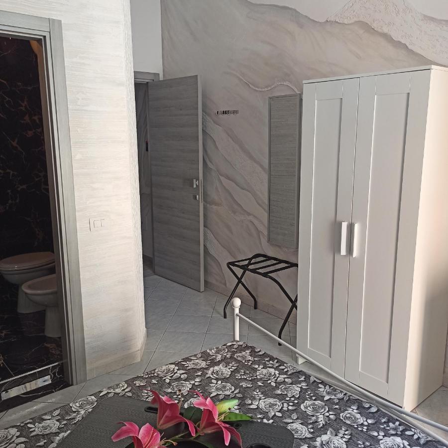 In The Center Rooms Napoli Exterior foto